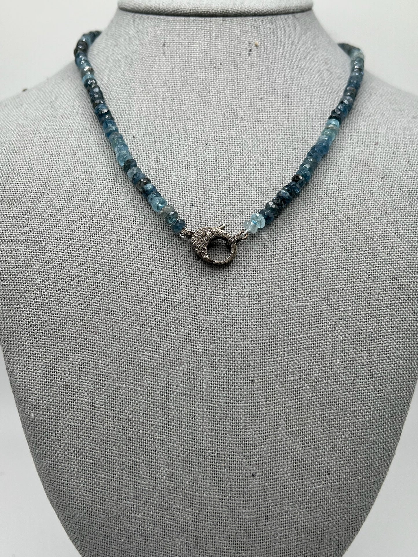 Aquamarine necklace with Diamond clasp
