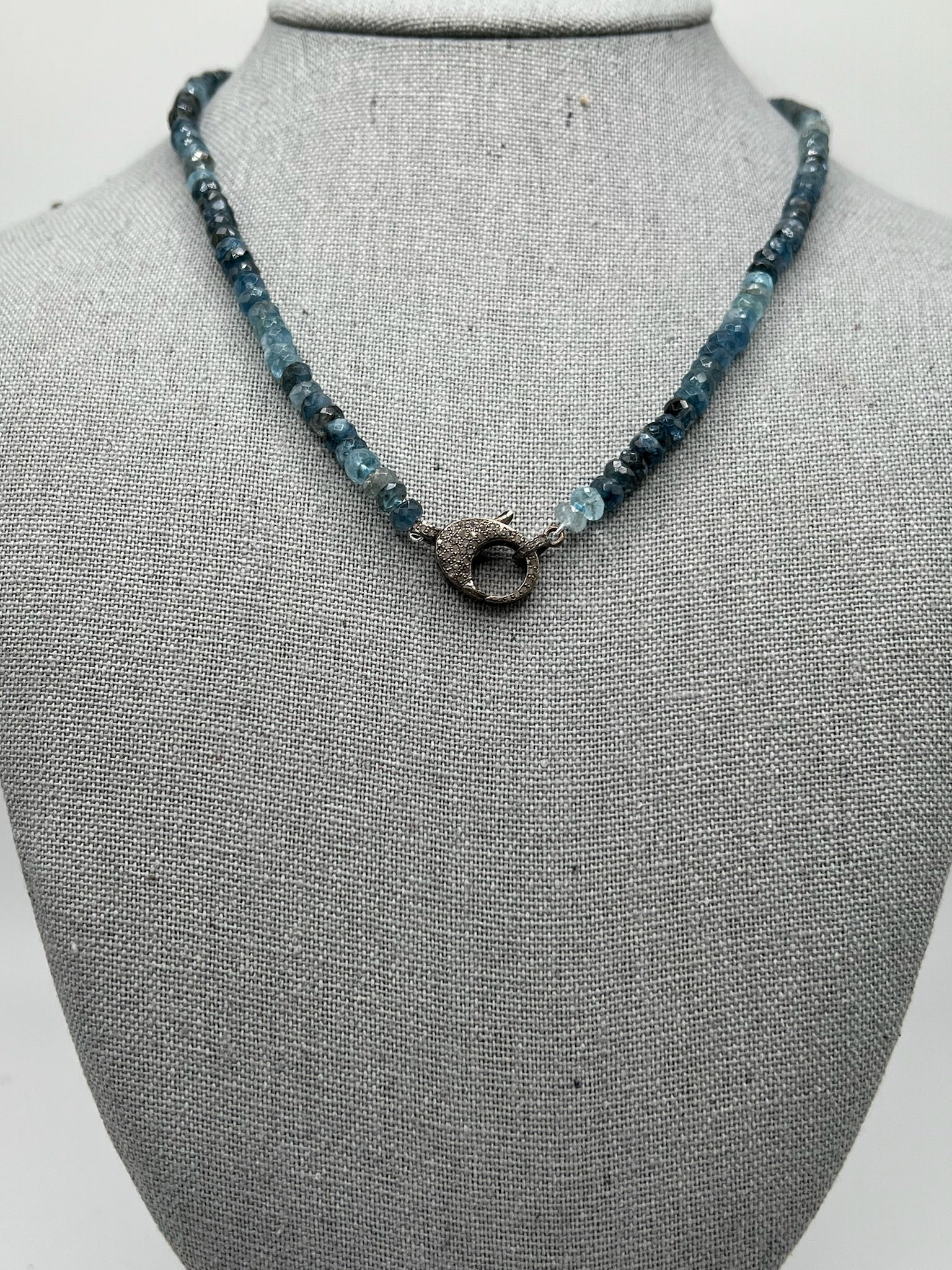Aquamarine necklace with Diamond clasp