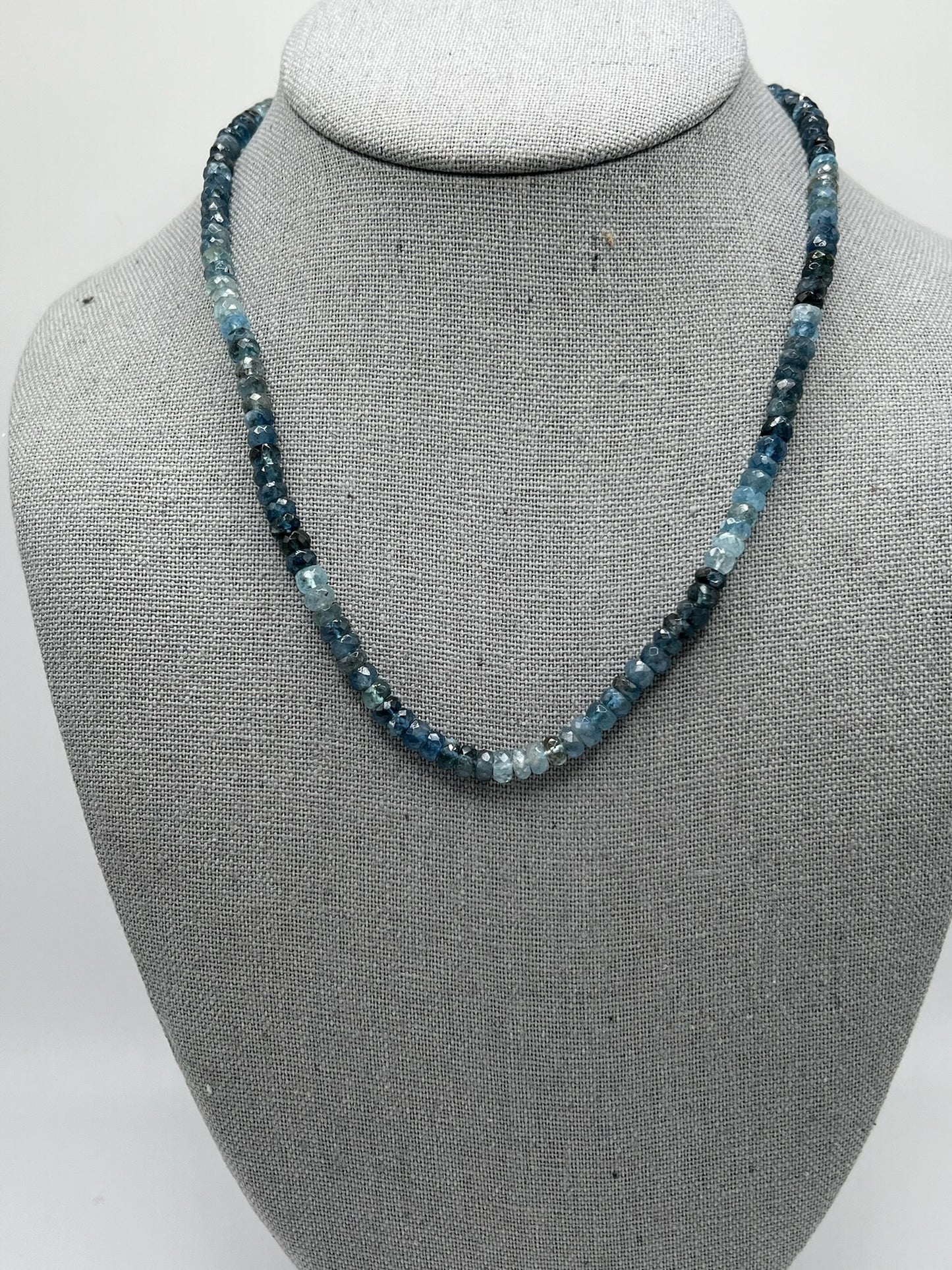 Aquamarine necklace with Diamond clasp